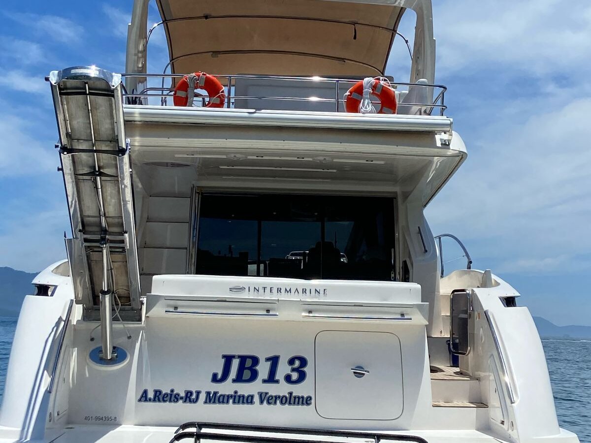 Intermarine 60 Fly - Popa com plataforma de mergulho