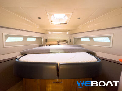 Schaefer 62 Fly - Cabine de proa com claraboia