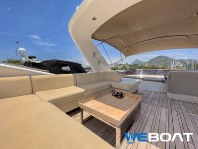 Schaefer 62 Fly - Flybridge com sofá e vista do Cristo Redentor