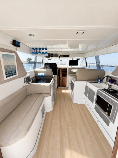 WeBoat 420 - Salão integrado à cozinha