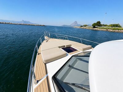 WeBoat 420 - Proa com vista da Bahía de Guanabara