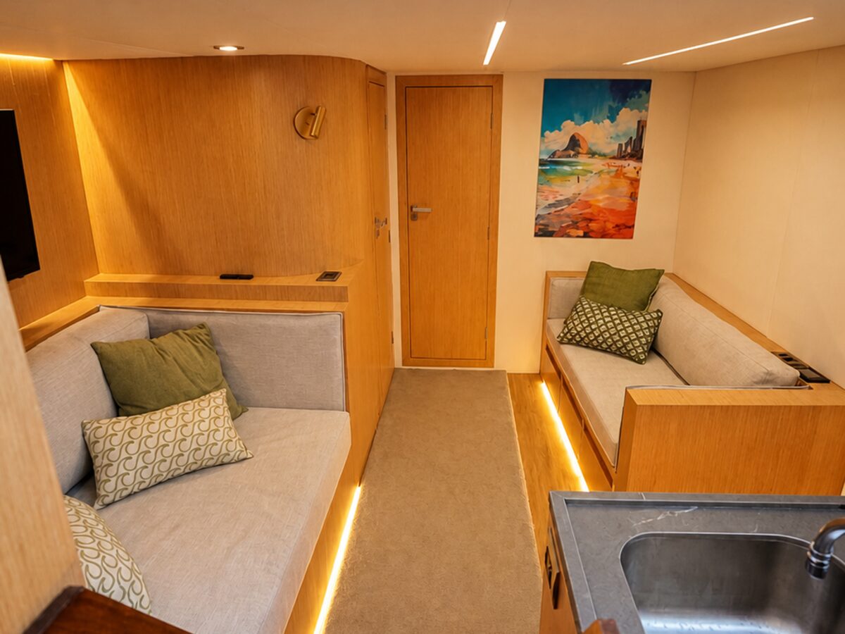 WeBoat Mares 50 - Corredor de acesso às cabines